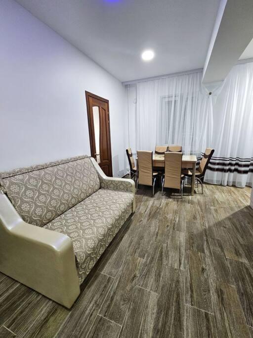 2 Bedroom Central Apartment Chişinău Extérieur photo